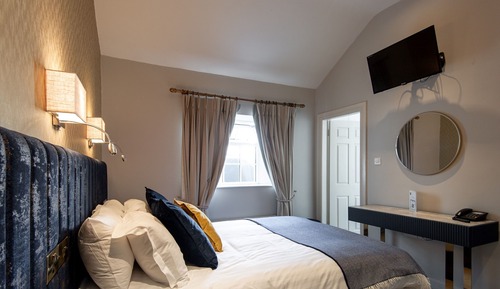 Snug Double Room
