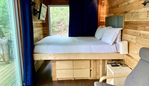 Cabaña de diseño, 1 cama de matrimonio, frigorífico y microondas