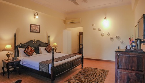 Habitación superior, 1 cama doble, vistas al jardín