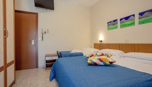 Habitación triple Confort, balcón