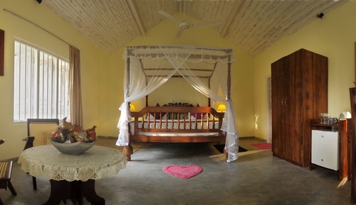 Habitación clásica doble, 1 cama de matrimonio grande, vistas a la montaña, en la zona del jardín