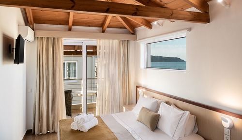 Apartamento superior, 1 habitación, vistas parciales al mar