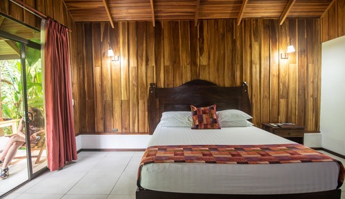 Cabaña superior, 1 cama de matrimonio grande, terraza, vistas al jardín