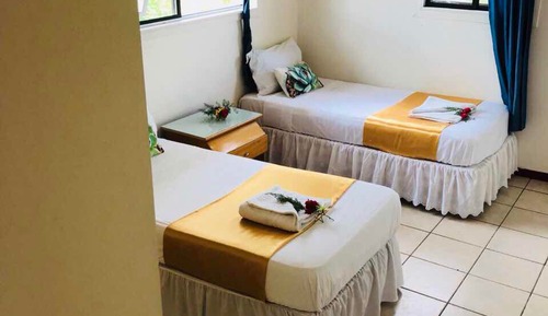 Habitación económica con 2 camas individuales, 2 camas individuales, baño compartido