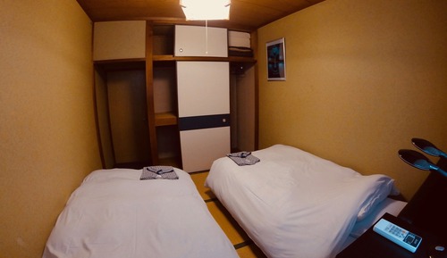 Habitación económica con 2 camas individuales