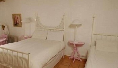 Habitación familiar, cocina básica (Family or Twin Room)