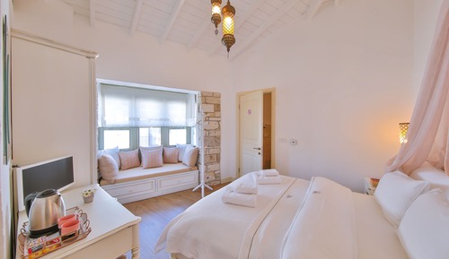 Habitación junior doble, 1 cama de matrimonio, en esquina