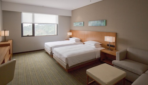 Habitación, varias camas