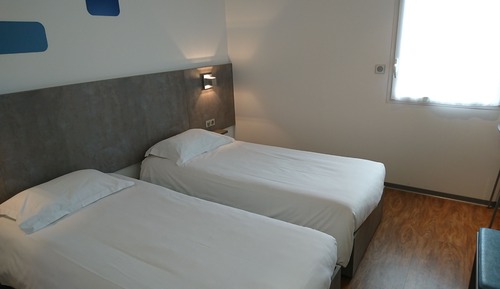 Habitación con 2 camas individuales