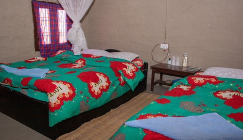 Habitación básica con 1 cama doble o 2 individuales