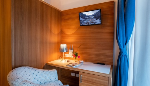 Habitación Deluxe con 1 cama doble o 2 individuales, bañera de hidromasaje