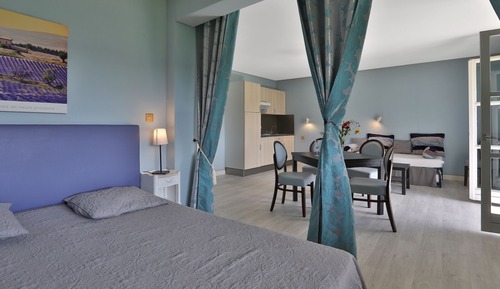 Apartamento tradicional, balcón