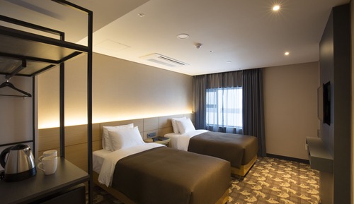 [Tower PKG 2PAX} Standard Twin (Room + Diamond Tower ticket)