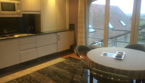 Apartamento, 1 habitación, en una planta alta