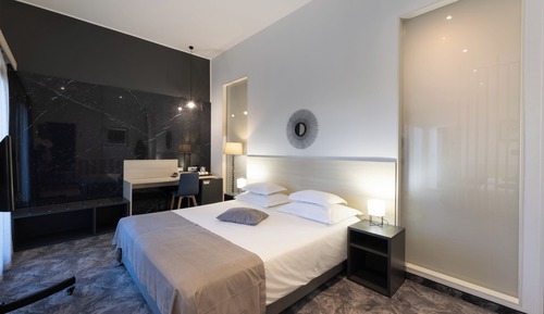 Junior Luxury Suite with Balcony 