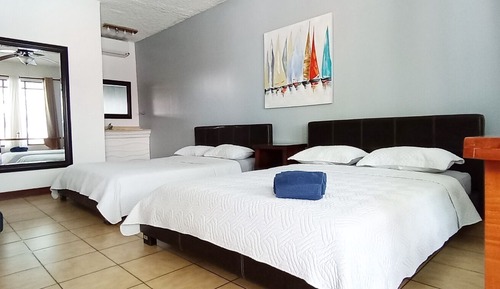 Habitación doble superior, vistas a la piscina