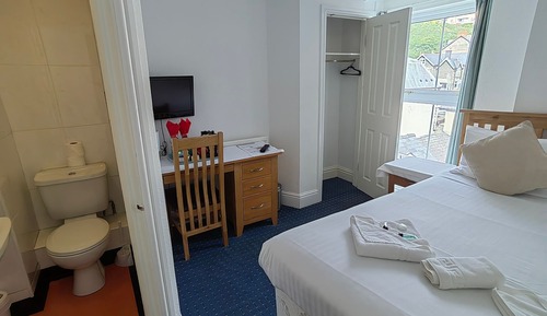 Habitación doble, baño privado (Rear View)