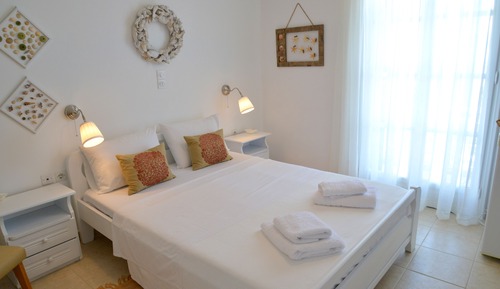 Habitación doble, vistas parciales al mar (First Floor)