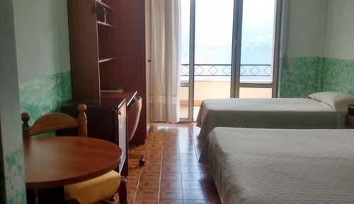 Habitación familiar, balcón, vistas al lago
