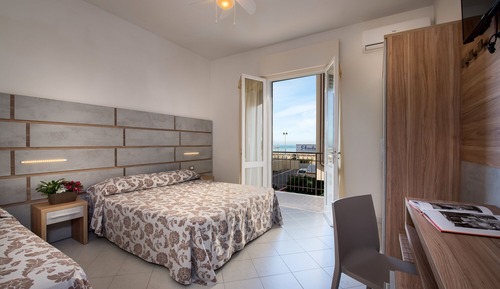 Comfort Triple Room, 1 Bedroom, Balcony, Oceanfront