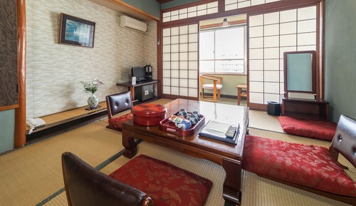 Habitación tradicional, vistas a la ciudad (Japanese Style with Bath)