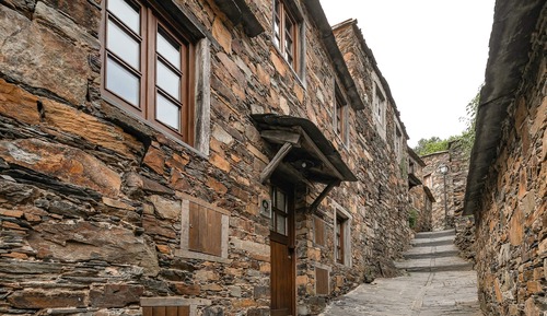 Casa superior, 1 habitación (Estórias)