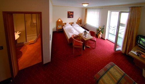 Habitación Confort, 1 cama de matrimonio grande, balcón, vistas a la montaña