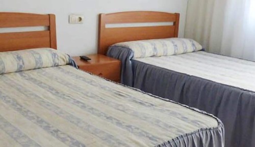 Habitación con 2 camas individuales