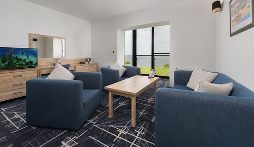 Estudio, vistas al mar