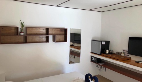 Habitación Deluxe, 1 cama de matrimonio grande, lanai, junto a la piscina