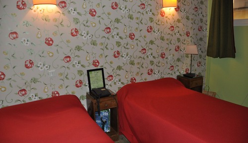 Habitación con 2 camas individuales