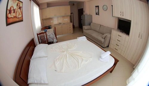 Studio Apartment, Balcony