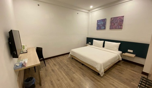 Habitación estándar, 1 cama de matrimonio grande, sin ventanas