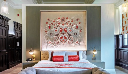 Suite (Lalit Legacy)