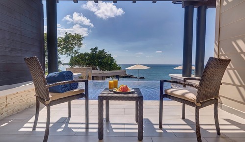 Sunset Swim Out Suite