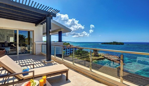 Luxury Penthouse One Bedroom Suite Ocean View Terrace Jacuzzi