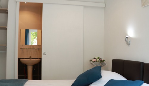 Habitación con 2 camas individuales