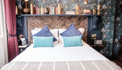 Petite Double Room