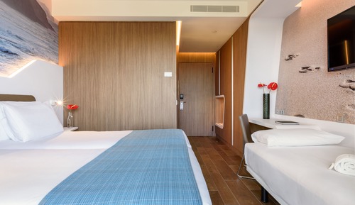 Habitación triple, vistas al mar (with Child)