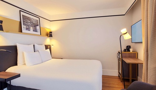 Habitación superior, 1 cama doble, balcón, vistas al jardín