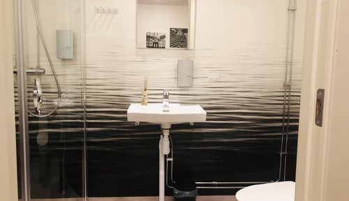 Habitación doble, sin ventanas