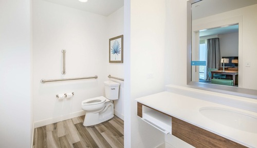 Estudio, 2 camas de matrimonio, no fumadores (mob/hearing acc w/ roll-in shower)