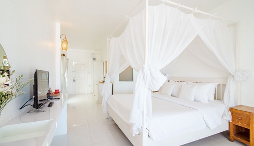 One Bedroom Beachfront suite
