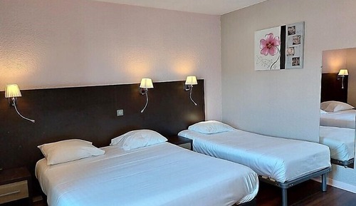 Habitación triple estándar, baño privado, vistas al río (CHAMBRE TRIPLE)