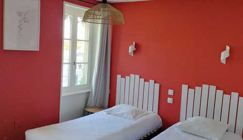 Habitación estándar con 2 camas individuales, baño privado (CHAMBRE AVEC LITS JUMEAUX)