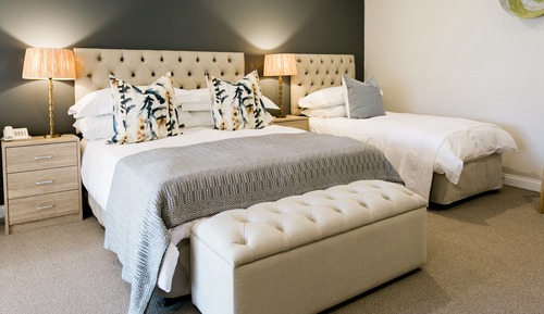 Family Rooms, No Fireplace