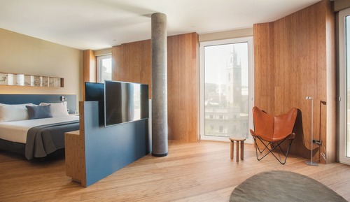 Suite (Sagrada Familia | Single Use)