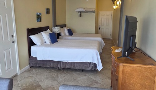 Habitación estándar doble, 2 camas de matrimonio, vistas al mar