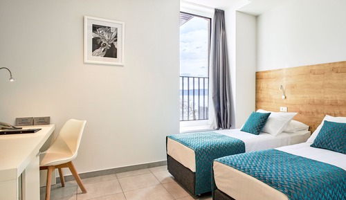 Standard Double, Sea View