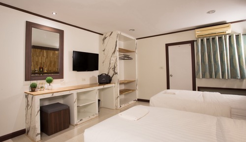 Habitación con 1 cama doble o 2 individuales, 2 camas individuales, no fumadores, frigorífico
